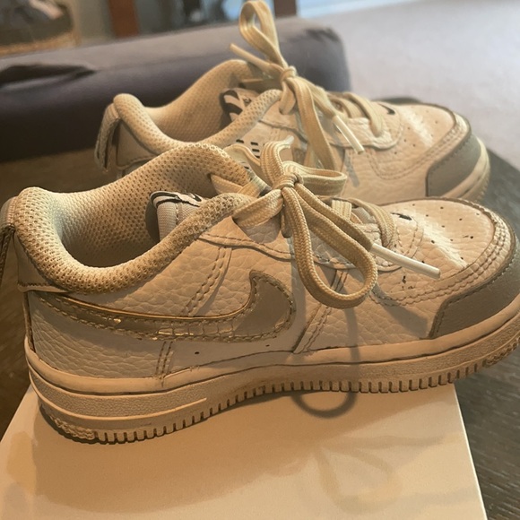 Nike Toddler Sneakers - Picture 6 of 9